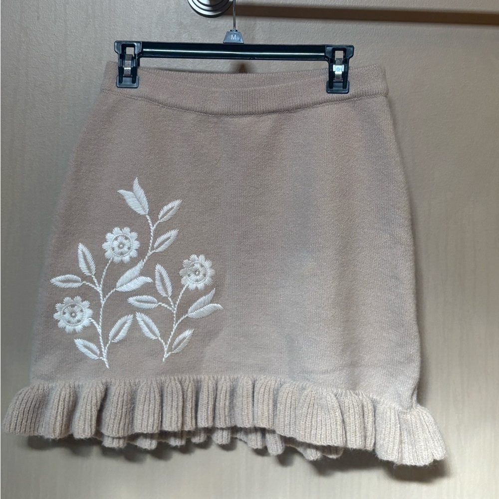 Mable tan floral sweater skirt